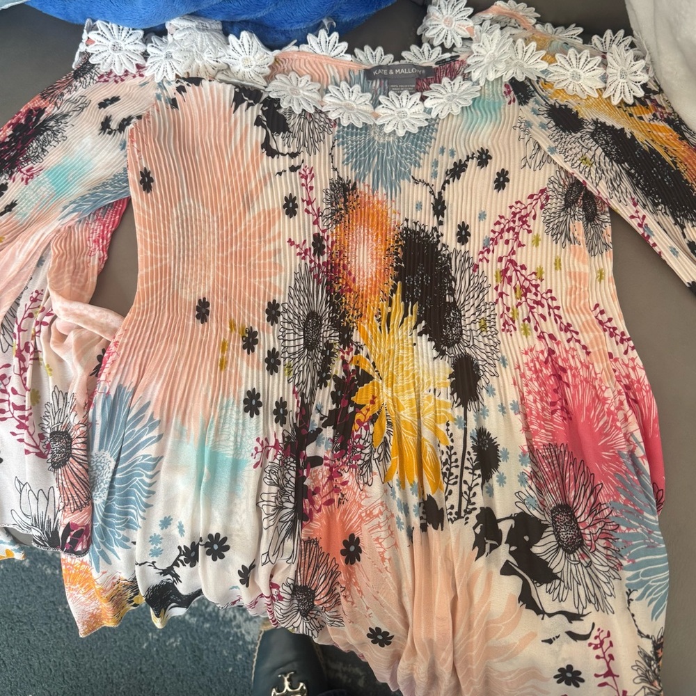 Kate & Mallory Multicolor Floral Blouse with Lace